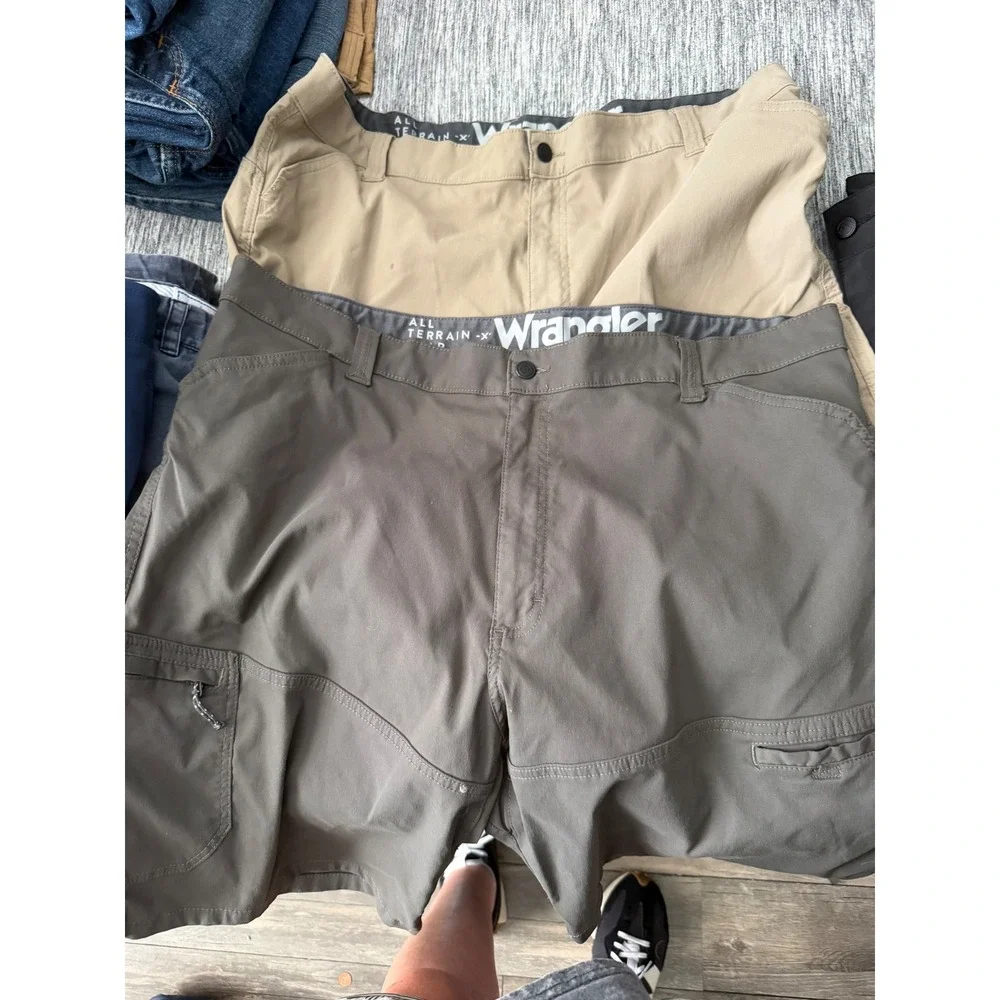 Lot of 2 Wrangler ATG All Terrain Gear Mens‎ Shorts 42 Khaki Grey 112316187